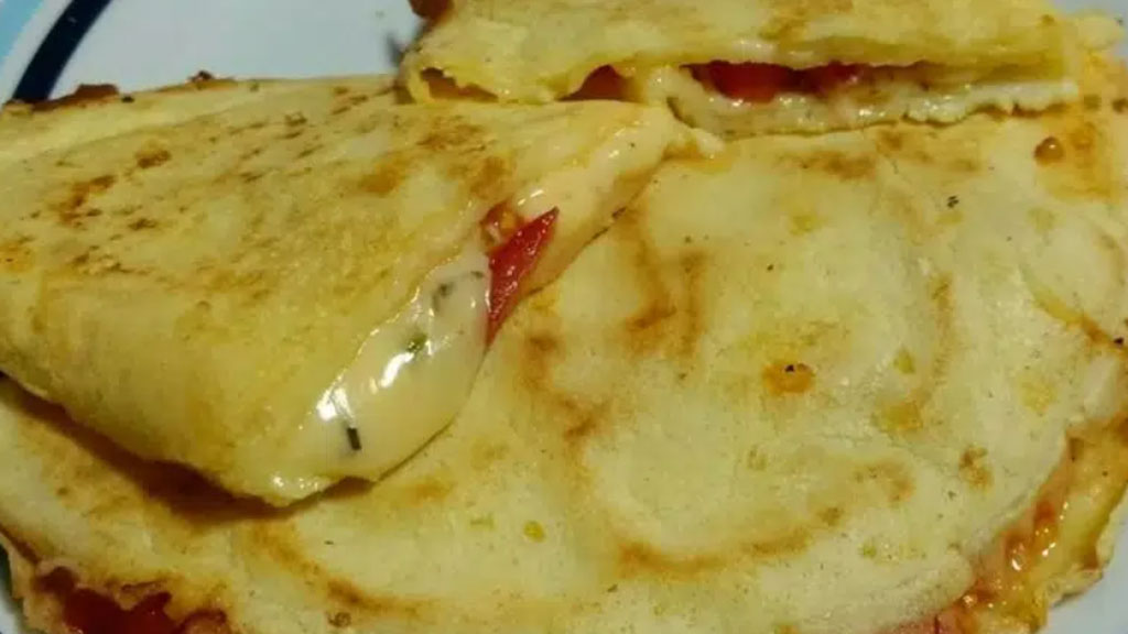 Massa de crepioca salgada com queijo parmesão
