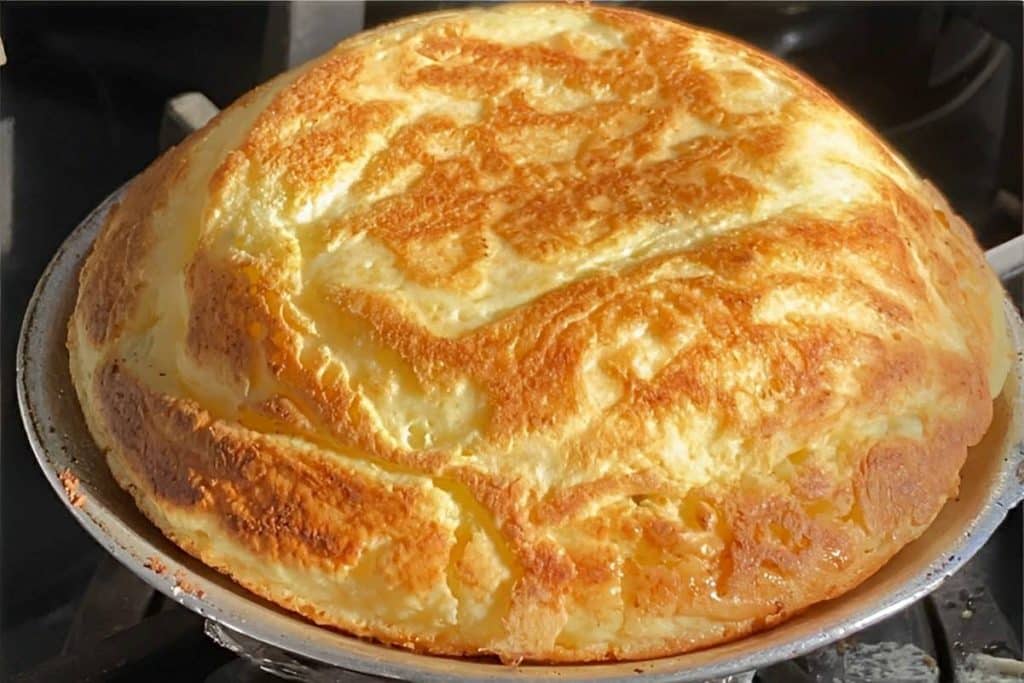 Pão de Maisena de frigideira: Receitinha super simples, fica pronta em poucos minutos!