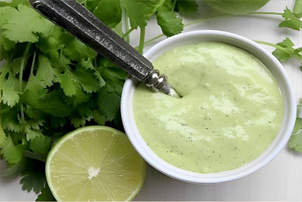 Molho verde de Alho: Receitinha perfeita pra temperar saladas!