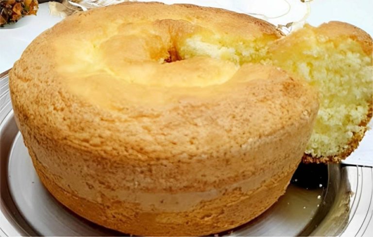 Bolo de Maisena bem fofinho Receitinha perfeita pra você servir no