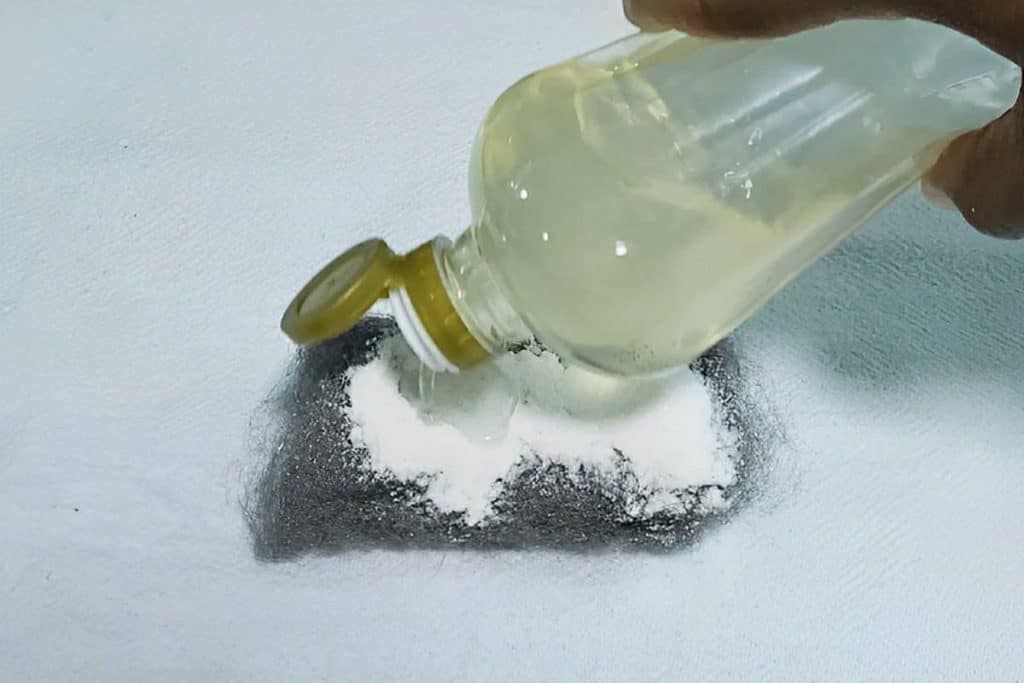 Misturinha mágica para limpar Alumínios com Sal e detergente