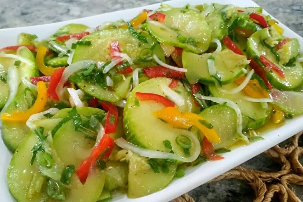 Salada de abobrinha simples