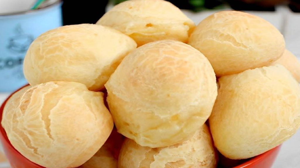 Pão de queijo com creme de leite