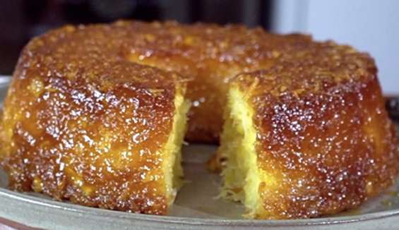 Bolo de mandioca da dona Nena