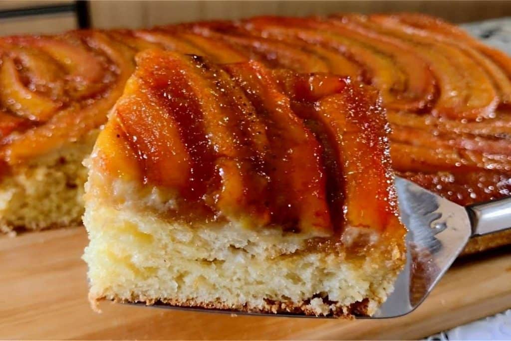 Bolo de Banana caramelada de liquidificador