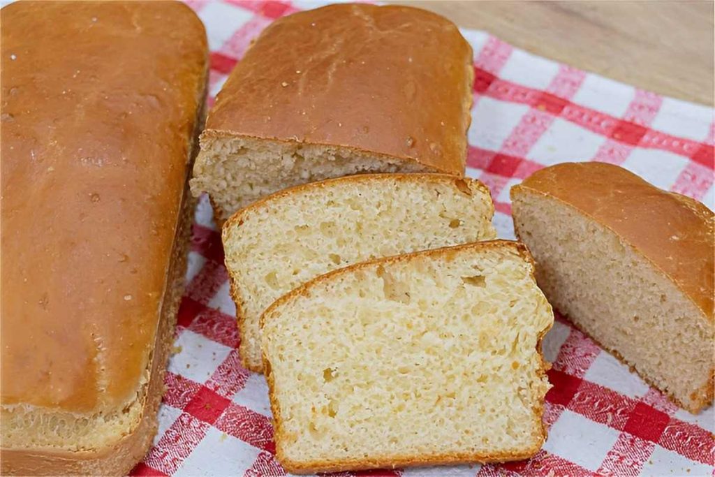 Pão caseiro simples que não precisa sovar