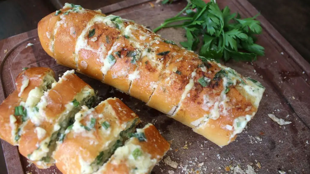 Pão de Alho com maionese temperada