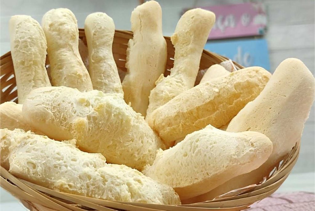 Biscoito de polvilho assado com 2 ingredientes