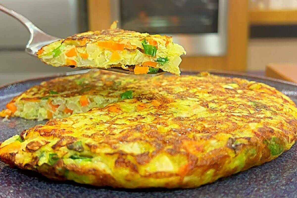 Omelete de legumes leve, econômica e saborosa: Todos vão adorar essa Receita