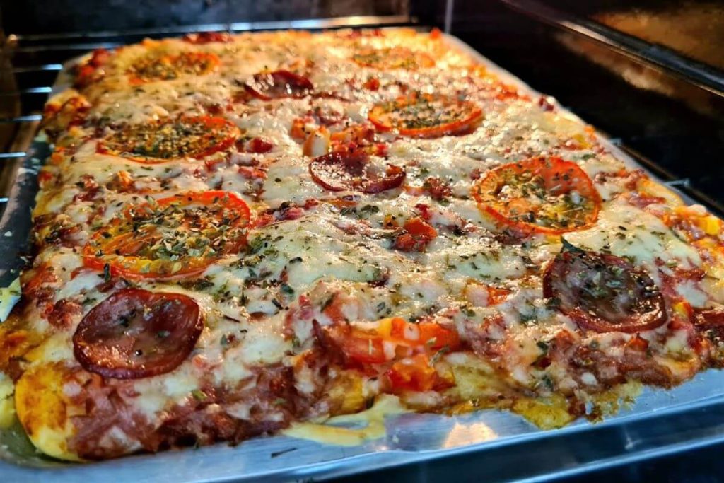 Pizza caseira no Forno: Receita simples e muito saborosa, todos vão ficar com água na boca