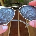 Como remover arranhões de óculos