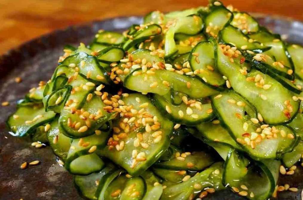 Salada de pepino de restaurante japonês