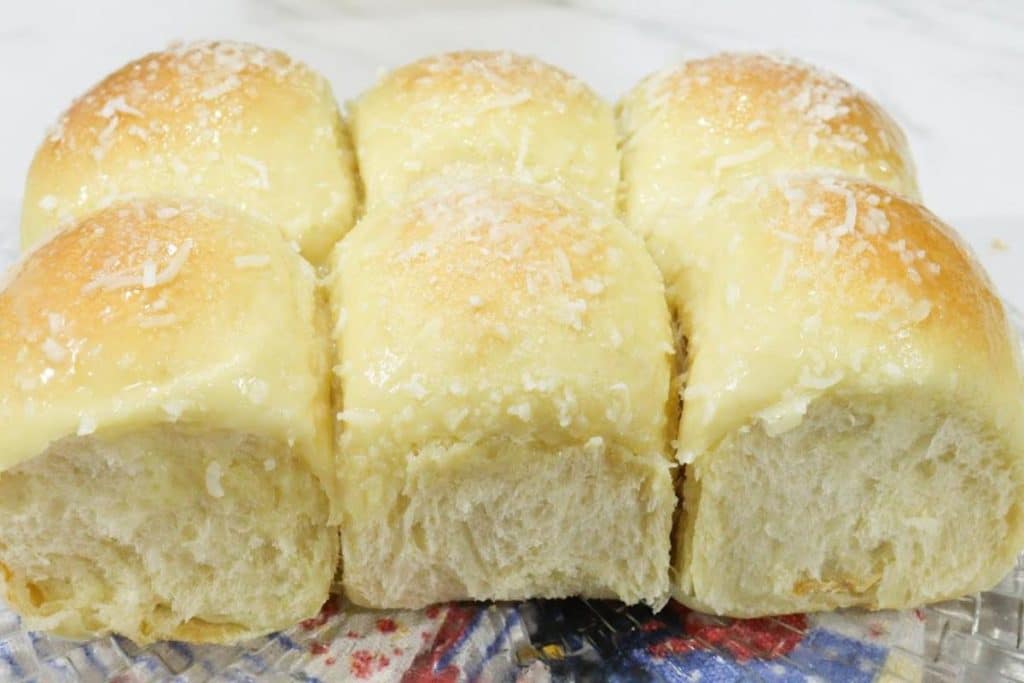 Pão doce de leite condensado de padaria