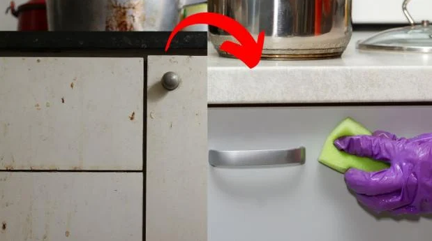 Misturinha perfeita para remover a gordura dos armários da cozinha