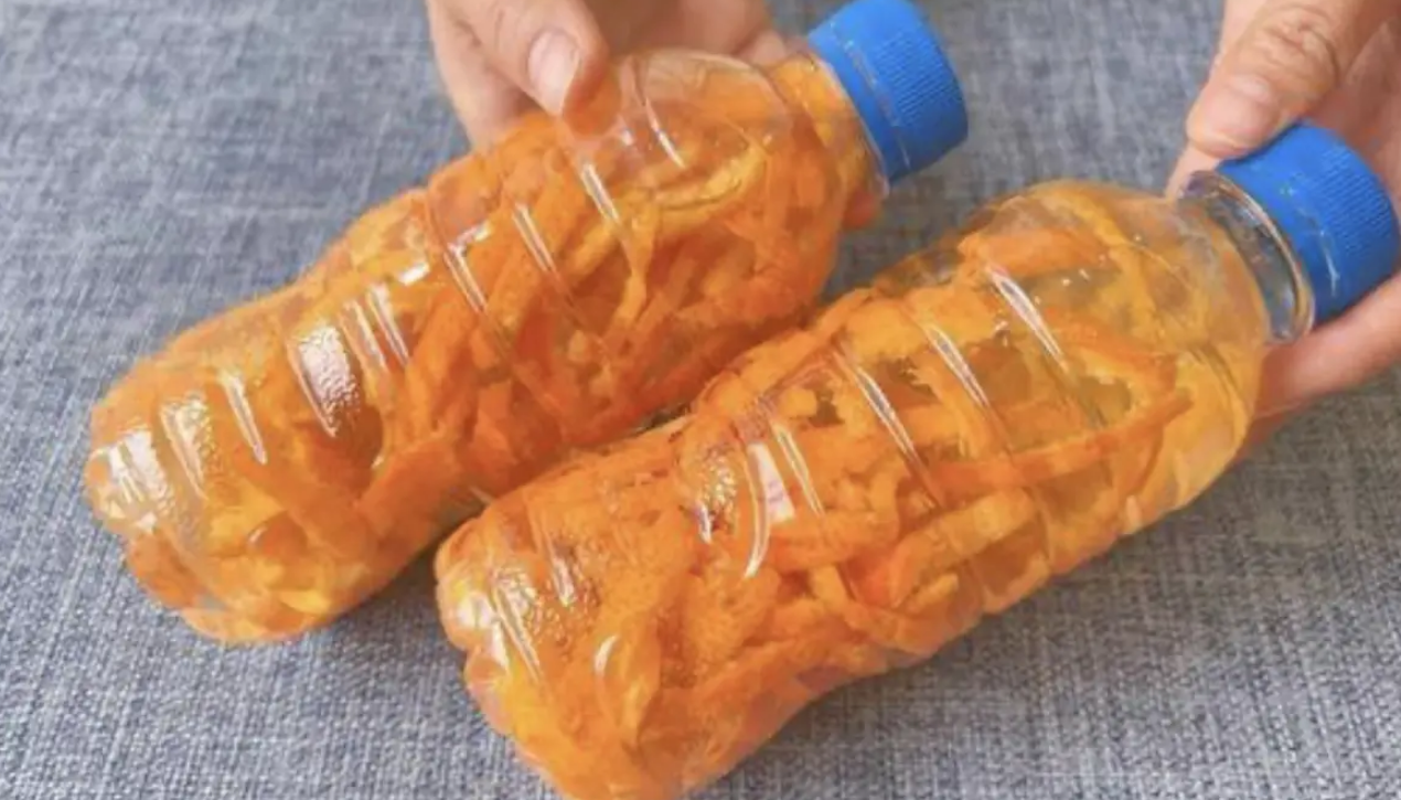 Não jogue fora a casca da laranja, coloque em um frasco e adicione vinagre: Você vai utilizar em sua casa